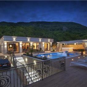 3 bedroom villa with pool in Prijevor, Budva, sleeps 6